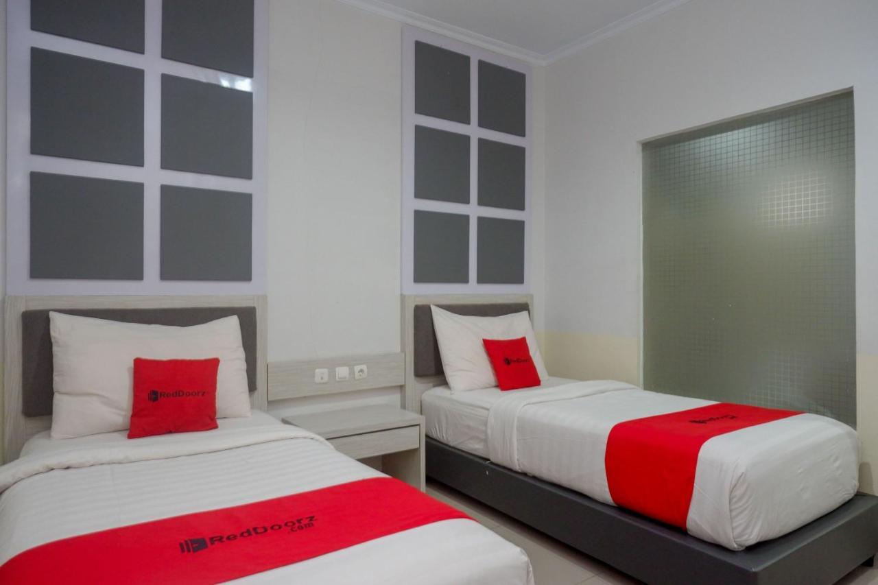 Reddoorz Near Jogja City Mall Melati Esterno foto