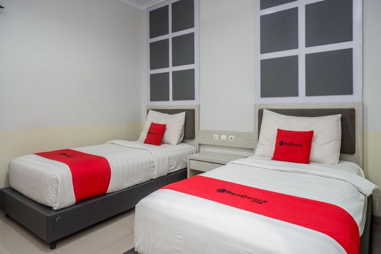Reddoorz Near Jogja City Mall Melati Esterno foto
